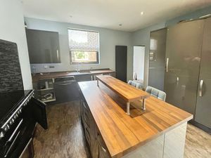 Kitchen- click for photo gallery